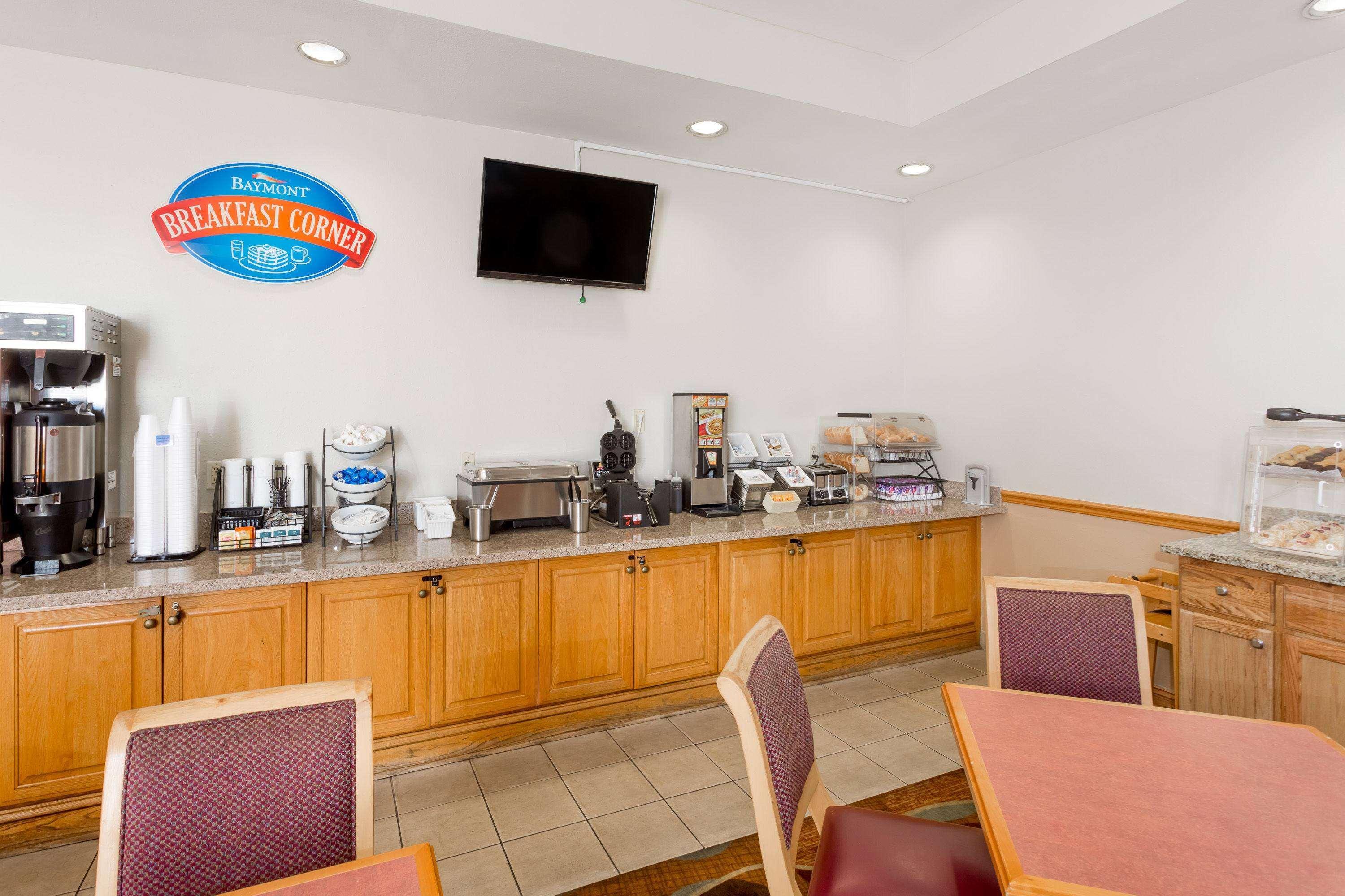 Baymont By Wyndham Fort Myers Airport Екстер'єр фото