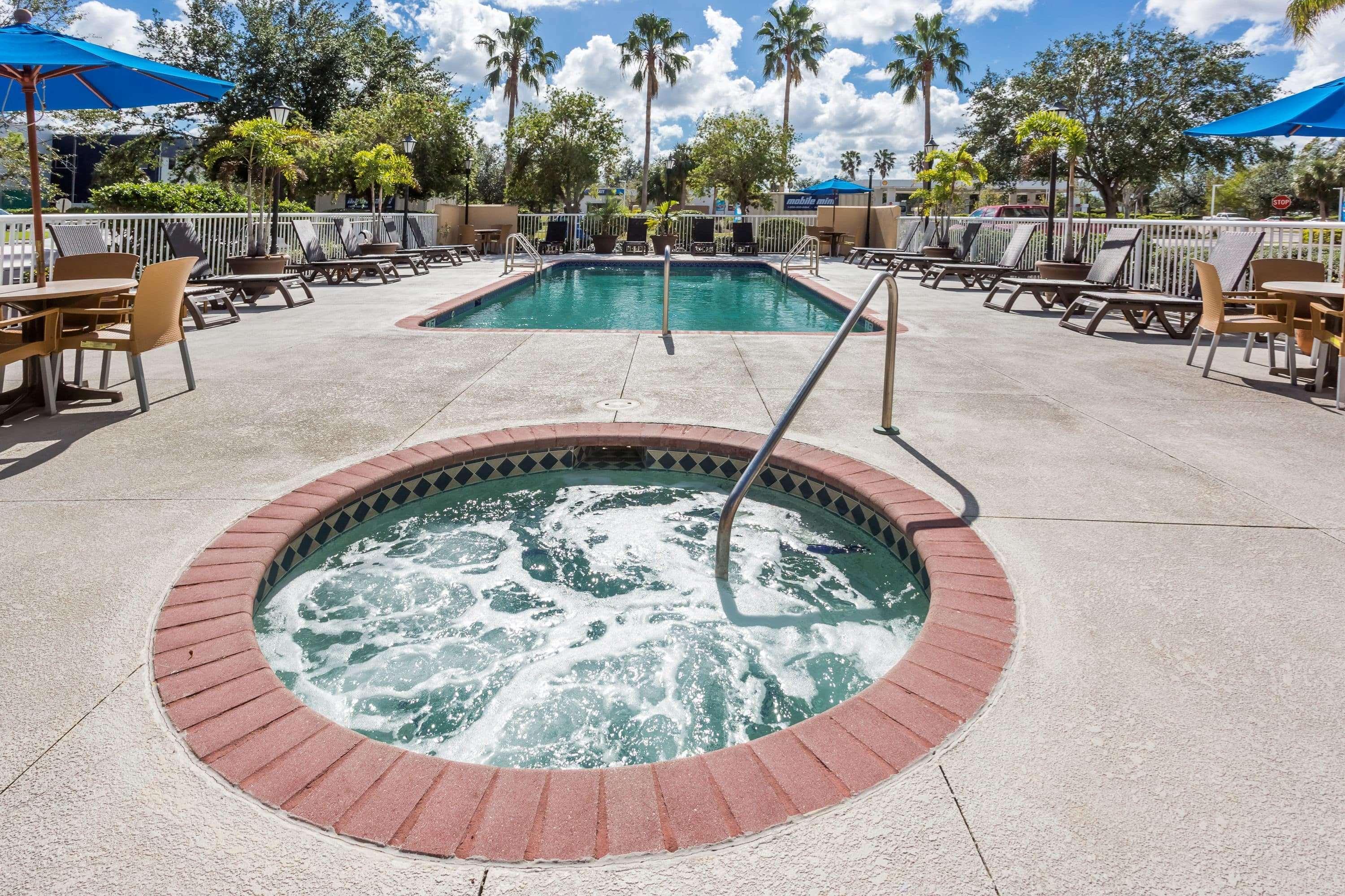 Baymont By Wyndham Fort Myers Airport Екстер'єр фото