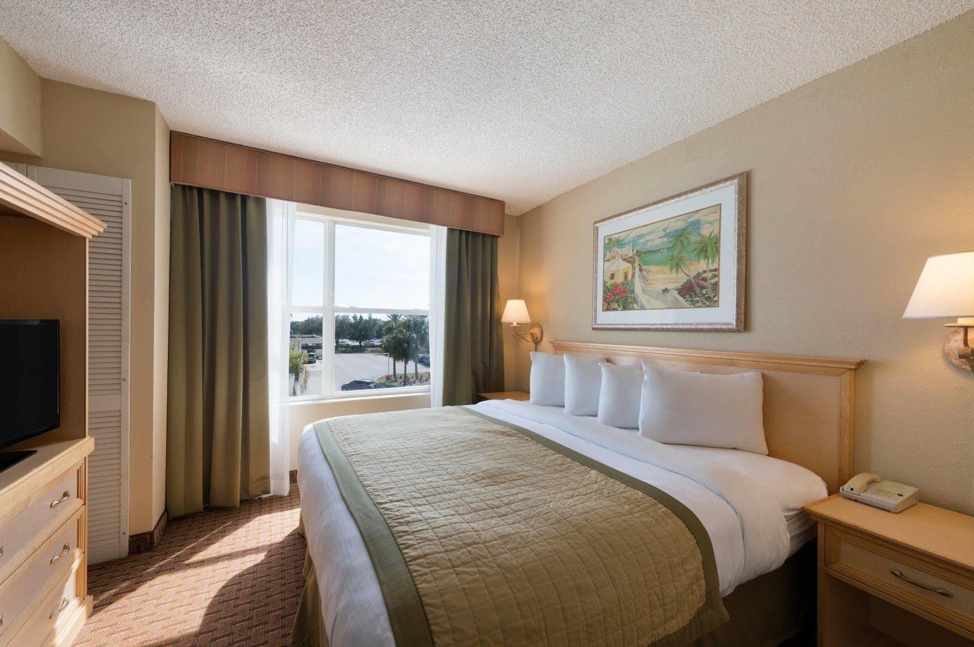 Baymont By Wyndham Fort Myers Airport Екстер'єр фото