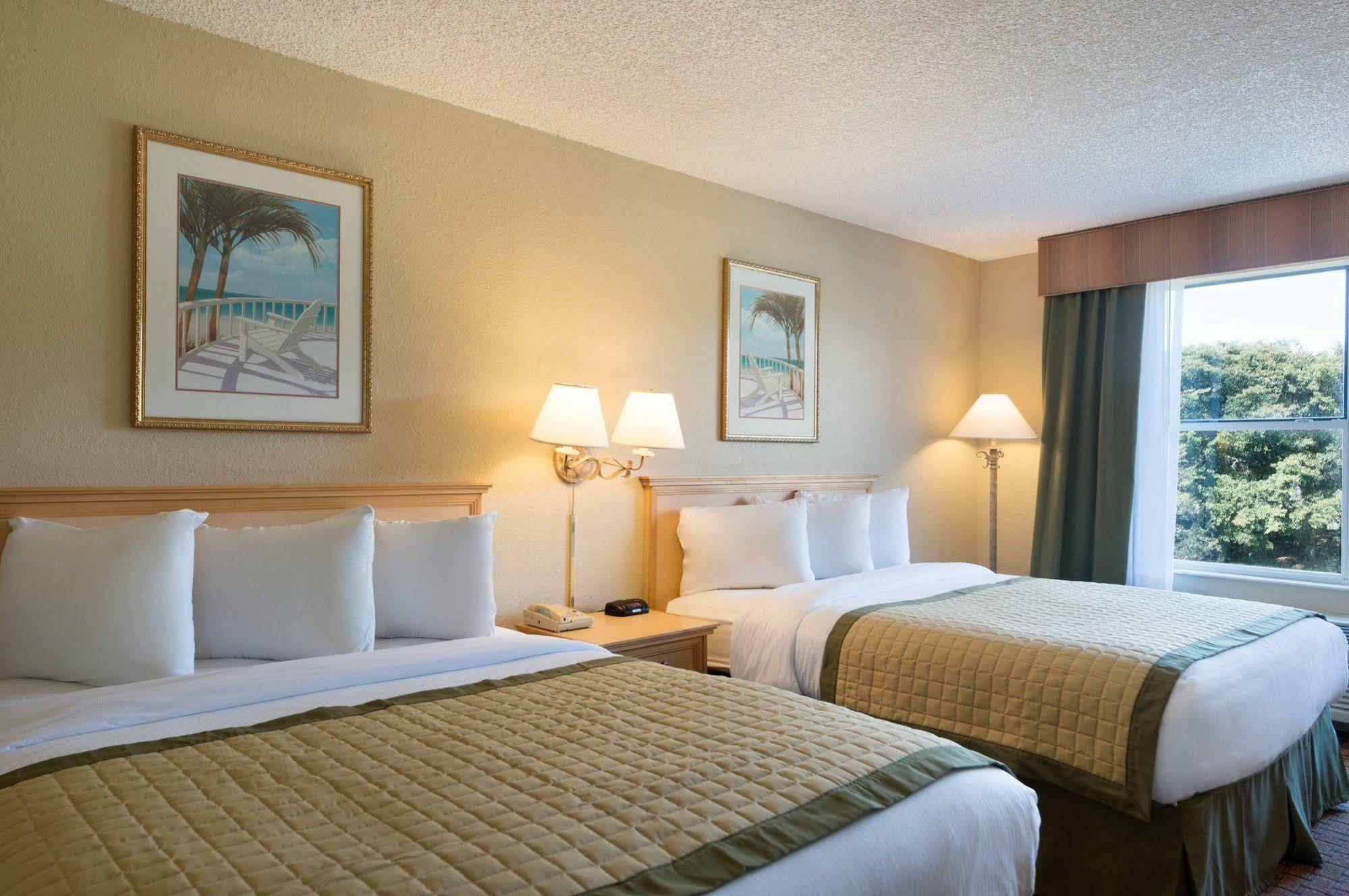 Baymont By Wyndham Fort Myers Airport Екстер'єр фото