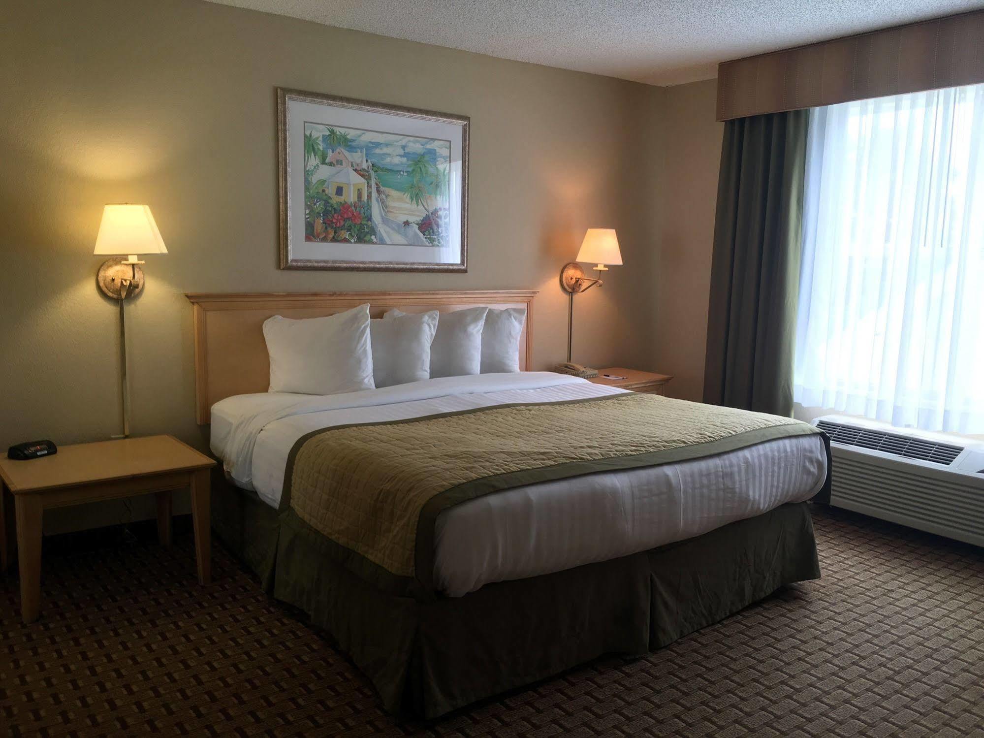 Baymont By Wyndham Fort Myers Airport Екстер'єр фото